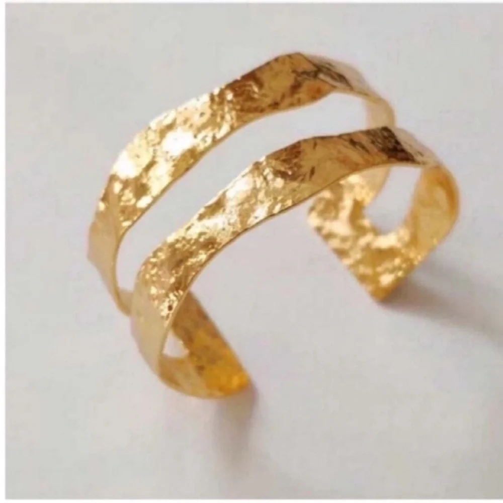 New! Free People Hammered Gold Bangle Bracelet NWOT